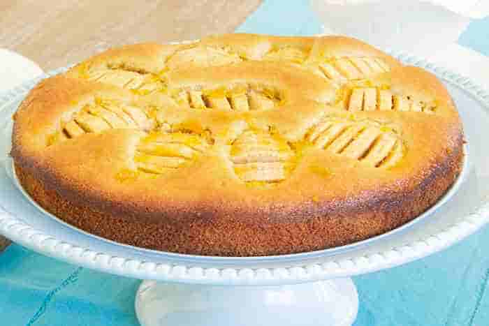 German cake with apples