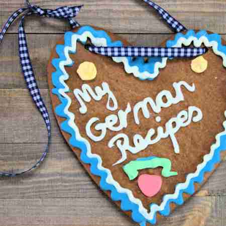 How to bake Oktoberfest Gingerbread Hearts / Lebkuchen Herzen
