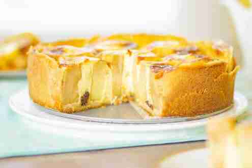 german apple cake with vanilla