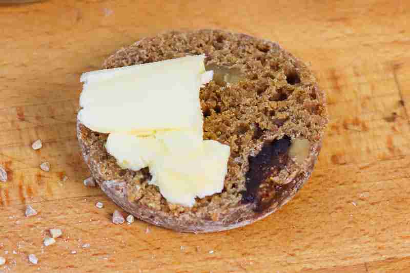 walnut rye bread