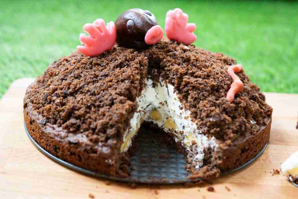 banana chocolate cake recipe with cream filling